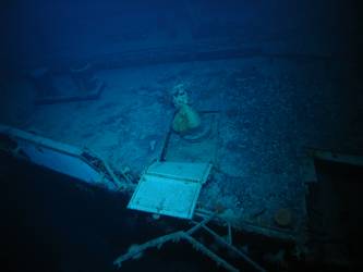 Port 2-cm anti aircraft gun in raised position. Note concealment flaps